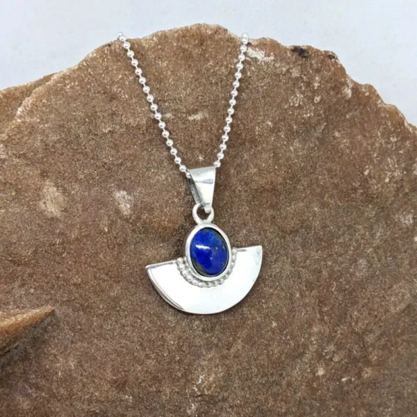 Collier demi lune Lapis lazuli