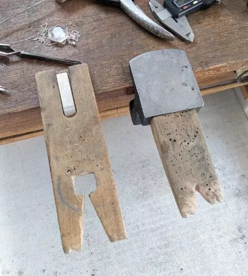Découverte de mon atelier de bijoutier : outils et techniques 18 deux sortes de chevilles de bijoutier