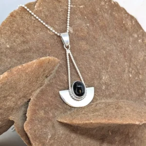 Pendentif demi lune Onyx en Argent 925 posé sur rose des sables