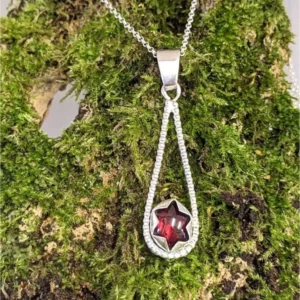 Collier Grenat serti en étoile en Argent 925