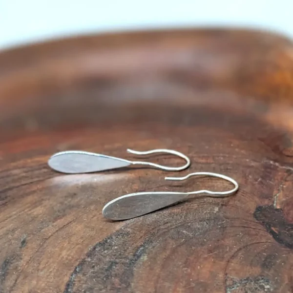 boucles d'oreilles en argent en forme de goutte