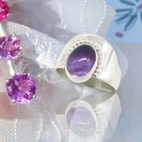 grande bague large en argent 925 avec une améthyste violette