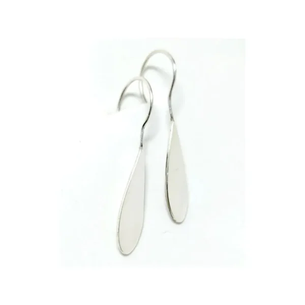 boucles d'oreilles brillantes en argent en forme de goutte