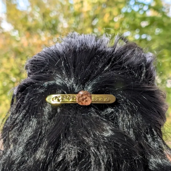 barrette cheveux fleurs gravées sur laiton et fleur en cuivre