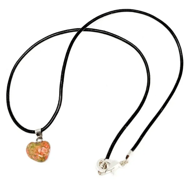 collier cuir et cœur en pierre naturelle unakite