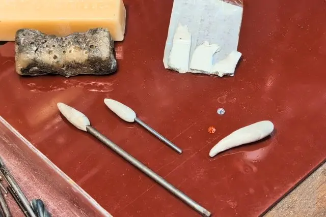 Un super outil de bijoutier : La crotte de sertisseur 🛠️💎 4 crottes sertisseur