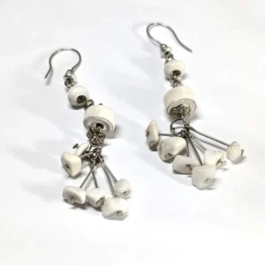 boucles d'oreilles de pierres blanches