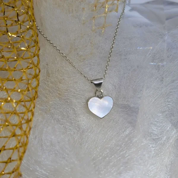 collier cœur en nacre serti d'argent massif