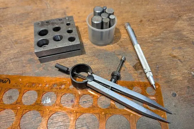 Outils pour fabriquer des disques à émeriser