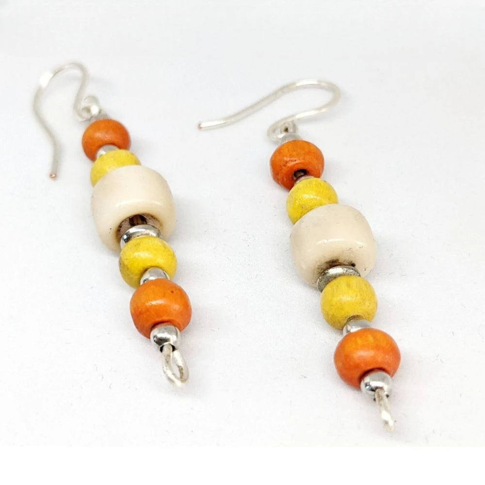 BOUCLES D'OREILLES BOIS et tagua 2 boucles d'oreilles bois et tagua