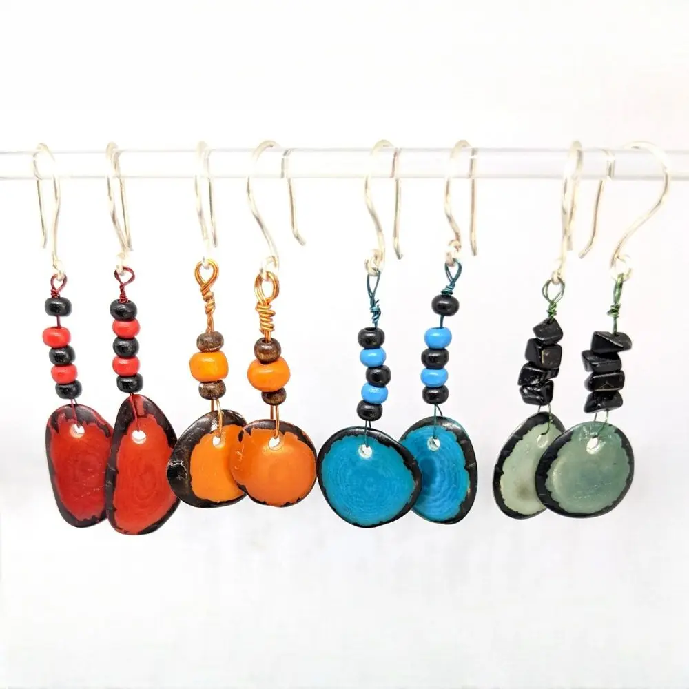 BOUCLES D'OREILLES EN IVOIRE VÉGÉTAL 1 lot de boucles d'oreilles en ivoire végétal