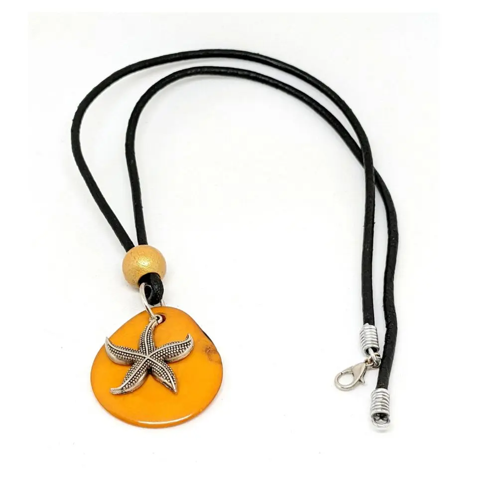 PENDENTIF ÉTOILE DE MER et tagua 3 collier cuir et pendentif étoile de mer et tagua