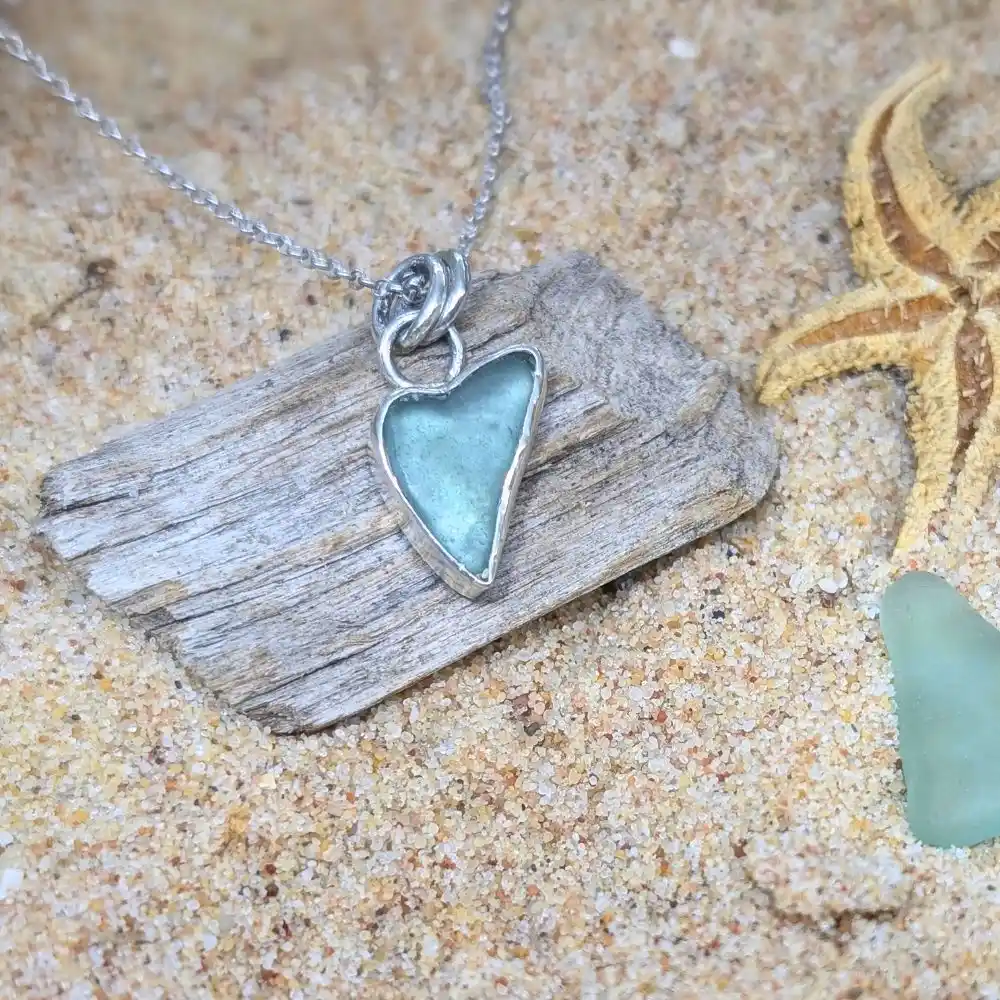 PENDENTIF EN VERRE POLI, argent 925 2 pendentif en verre poli vert pâle