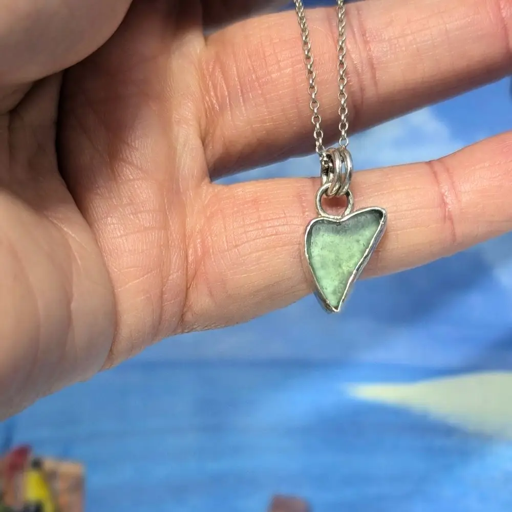 PENDENTIF EN VERRE POLI, argent 925 3 pendentif en verre poli et argent massif