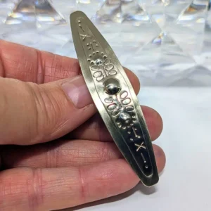 barrette aux gravures ethniques