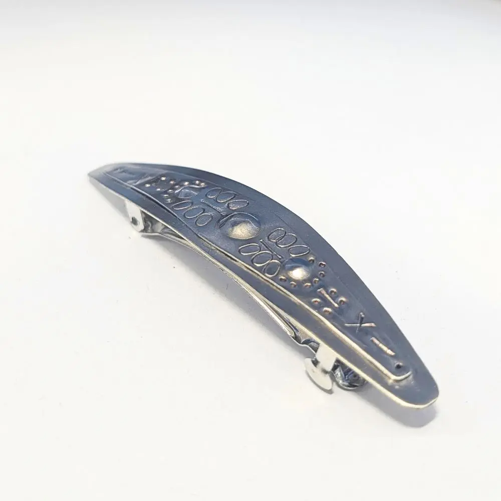 BARRETTE AUX GRAVURES ETHNIQUES 2 barrette clip aux gravures ethniques