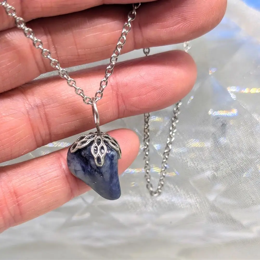 PENDENTIF PIERRE BLEUE sodalite 2 pendentif pierre bleue sodalite