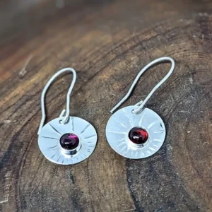 boucles d'oreilles médaille grenat pierres naturelles