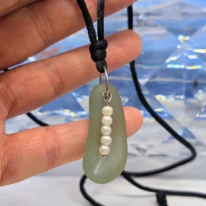 Promotions 77 grand pendentif perles, verre poli sur coton ciré